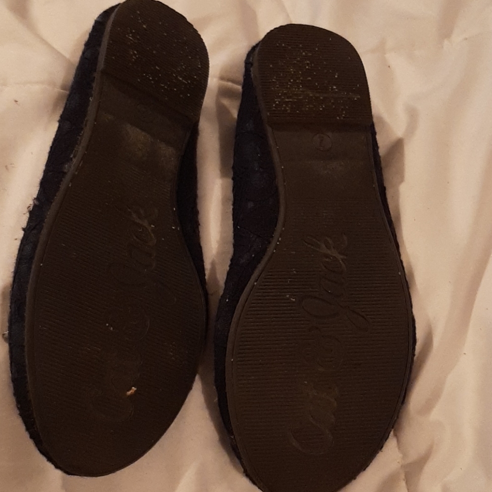 Shoes - Picture 2 of 3